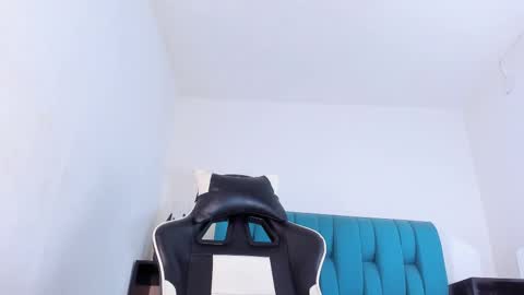 Snapshot of alannaughty_ chatting on 02.12.25 alannaughty_ online show from 02.12.25