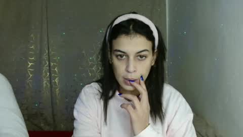 Snapshot of alaouirim25 chatting on 01.12.26 AllylicArabis online show from 01.12.26
