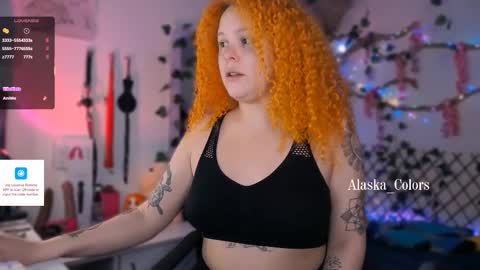 Snapshot of alaska_colors chatting on 11.17.25 Caro online show from 11.17.25