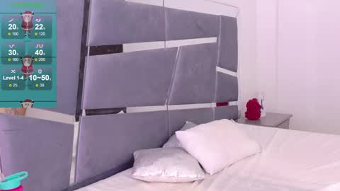 Snapshot of alba_grey chatting on 12.24.24 alba online show from 12.24.24