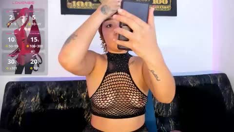 Snapshot of alba_grey chatting on 09.15.25 alba online show from 09.15.25