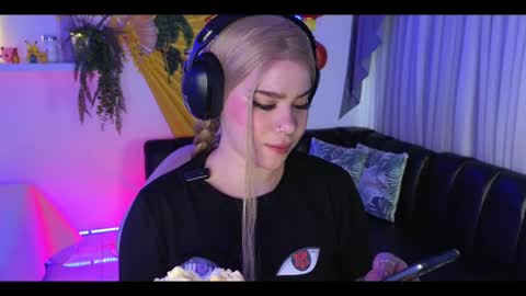 albaandthayron online show from 11.18.25