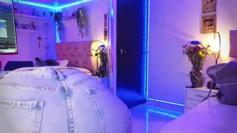albaandthayron online show from 07.30.26