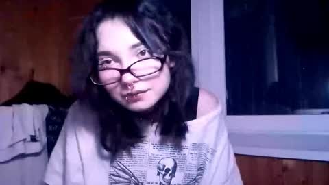 Snapshot of alberthamazierski chatting on 09.25.25 Im Katrina online show from 09.25.25