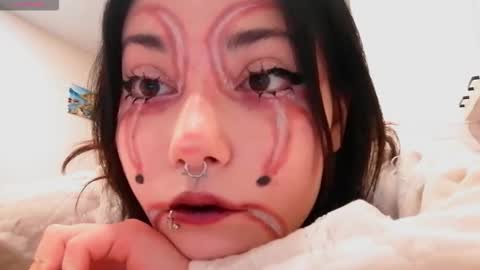 Snapshot of alberthamazierski chatting on 10.11.25 Im Katrina online show from 10.11.25