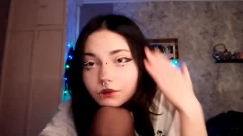 Snapshot of alberthamazierski chatting on 10.18.25 Im Katrina online show from 10.18.25