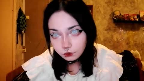 Snapshot of alberthamazierski chatting on 10.22.25 Im Katrina online show from 10.22.25