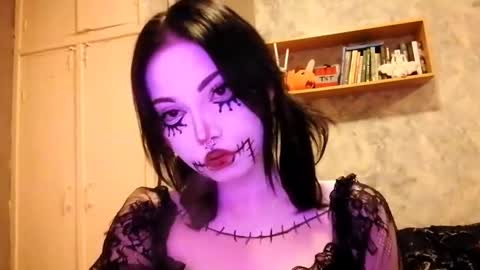 Snapshot of alberthamazierski chatting on 10.29.25 Im Katrina online show from 10.29.25