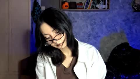 Snapshot of alberthamazierski chatting on 11.23.25 Im Katrina online show from 11.23.25