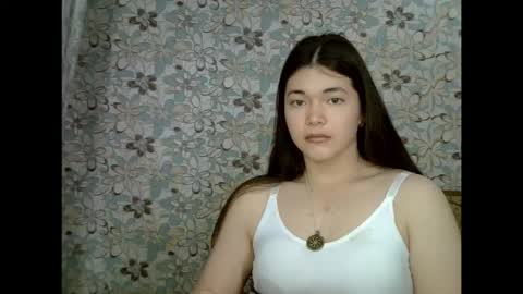 Snapshot of albi_glow chatting on 10.12.25 Albi online show from 10.12.25