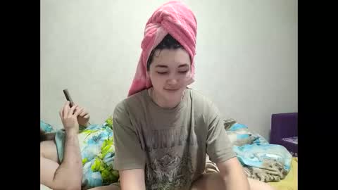 Snapshot of albi_sunny chatting on 12.15.25 Albi online show from 12.15.25