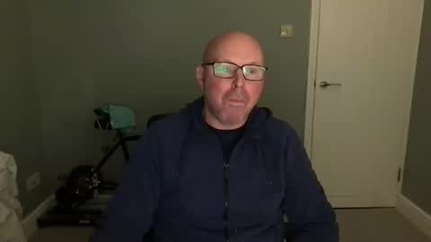 Snapshot of alc300170 chatting on 10.21.25 alc300170 online show from 10.21.25