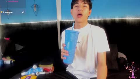 Snapshot of ale_aurarashi chatting on 09.09.25 ale_aurarashi online show from 09.09.25