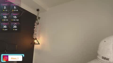 Snapshot of alecadrews_ chatting on 11.24.25 ALEC ANDREWS online show from 11.24.25