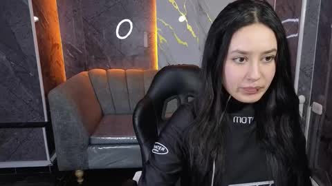 aleja online show from 10.23.25