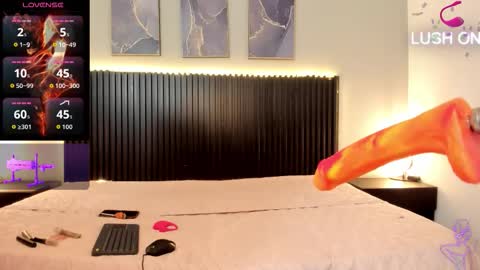 aleja__slav3 online show from 10.14.25