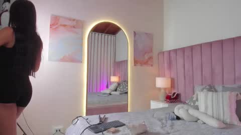 Alejandra Arango online show from 12.15.25