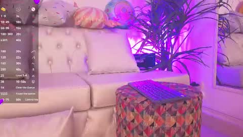 Alejandra online show from 07.06.26