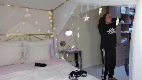 Snapshot of alejadollts chatting on 02.11.25 ALEJADOLLTS online show from 02.11.25