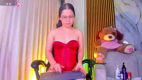 Snapshot of alejagarcia_ chatting on 05.14.26 CUTE ALEJA online show from 05.14.26