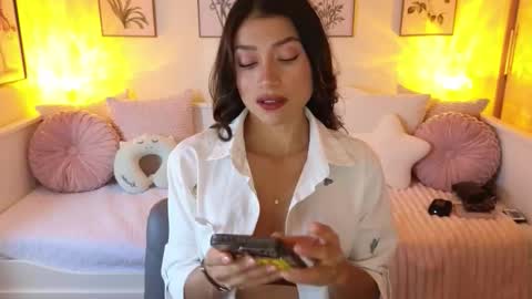 Alejandhra online show from 11.26.25