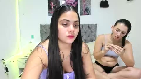 alejandra_evanss online show from 04.29.26
