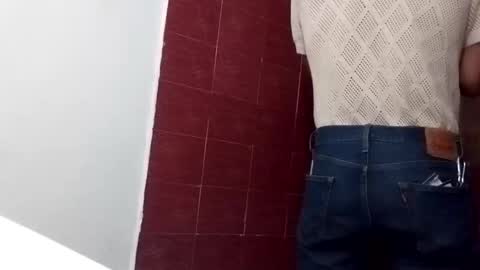 Snapshot of alejandrochao84 chatting on 11.02.25 alejandrochao84 online show from 11.02.25