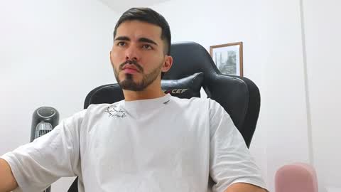 alejandroo_7 online show from 01.07.25