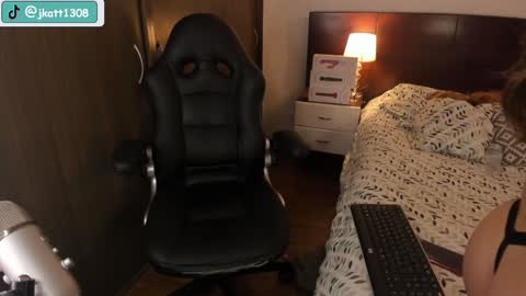 Alejandra online show from 12.11.24