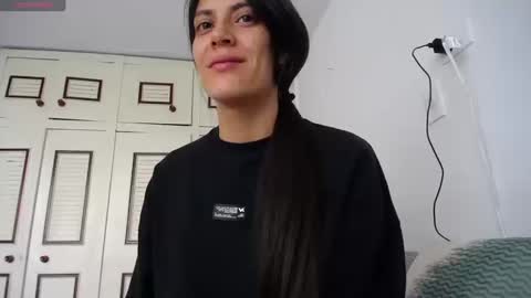 Snapshot of alejaxxxhot chatting on 10.18.25 alejaxxxhot online show from 10.18.25