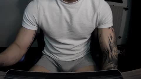 Snapshot of alejoduarte16 chatting on 12.03.25 alejoduarte16 online show from 12.03.25