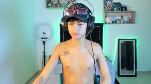 Snapshot of alejoo_storms chatting on 11.19.25 alejo online show from 11.19.25