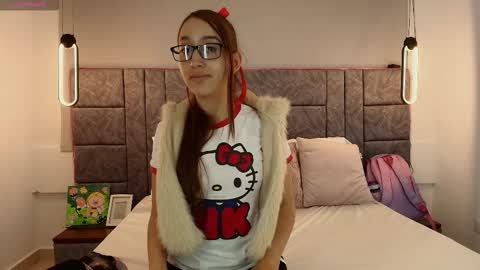 Snapshot of aleka_williams_ chatting on 10.14.25 aleka_williams_ online show from 10.14.25