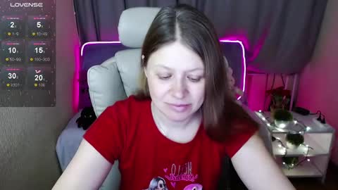 Snapshot of alekasamui chatting on 02.11.25 Aleksa online show from 02.11.25