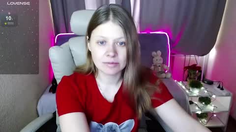 Snapshot of alekasamui chatting on 02.25.25 Aleksa online show from 02.25.25