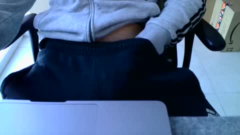 Snapshot of aleks8686 chatting on 12.15.25 Aleks online show from 12.15.25