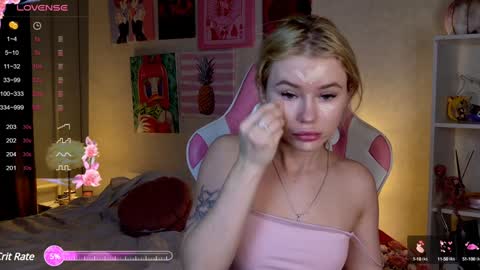 Snapshot of aleksalore chatting on 01.08.25 Lexi online show from 01.08.25