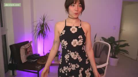 Snapshot of alemaniababe chatting on 10.19.25 Ale online show from 10.19.25