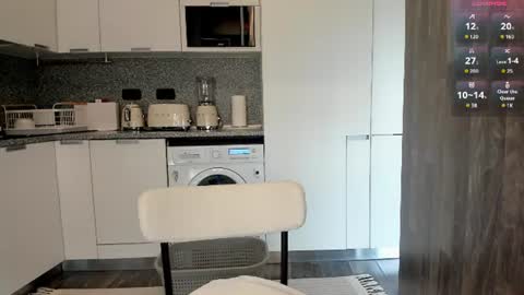 Snapshot of alenaxoxoo chatting on 06.17.26 alenaxoxoo online show from 06.17.26