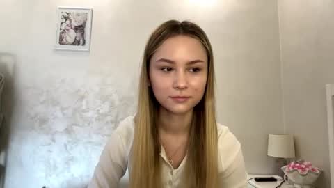 Snapshot of aleshiavavro chatting on 03.25.26 Alesh online show from 03.25.26