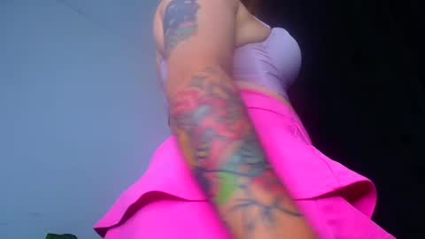 QUEEN OFF MILk  IM BACK  15 NOV online show from 02.16.25