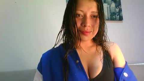 QUEEN OFF MILk  IM BACK  15 NOV online show from 11.06.25