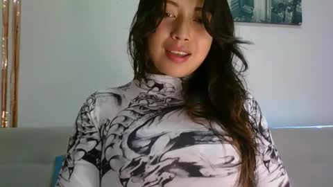 QUEEN OFF MILk  IM BACK  15 NOV online show from 12.14.25