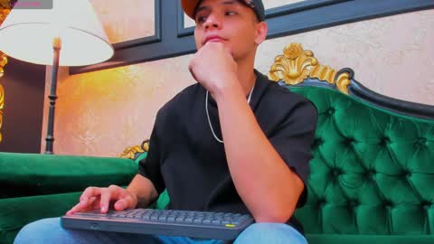 Snapshot of aless_king chatting on 01.18.25 Alessandro King online show from 01.18.25