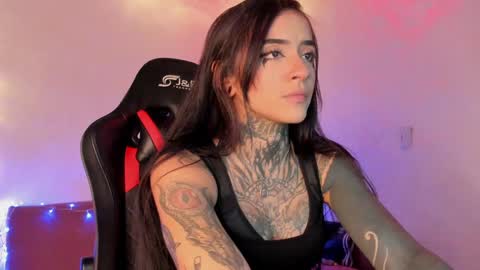 Snapshot of alessafrost_ chatting on 12.18.24 Onlyfans Babykarma6 online show from 12.18.24