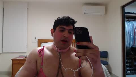 Snapshot of alessalindo840 chatting on 10.01.25 AlessaBabyGirl840 online show from 10.01.25