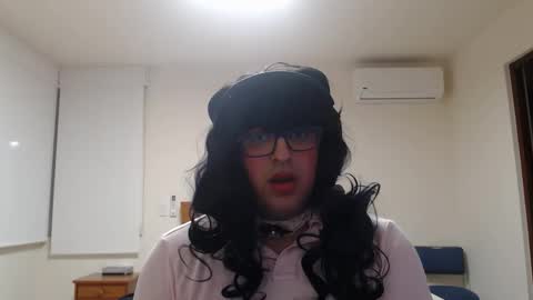 Snapshot of alessalindo840 chatting on 10.21.25 AlessaBabyGirl840 online show from 10.21.25