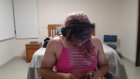 Snapshot of alessalindo840 chatting on 06.23.26 AlessaBabyGirl840 online show from 06.23.26