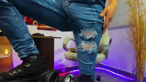 ALESSANDRO  WYE online show from 12.13.24