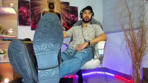 ALESSANDRO  WYE online show from 02.04.25